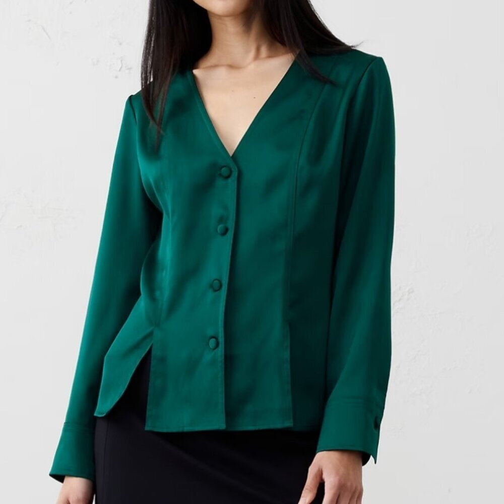 Banana Republic Factory Silky Seamed Slit Blouse – Sapphire Green – Size 6 – NWT